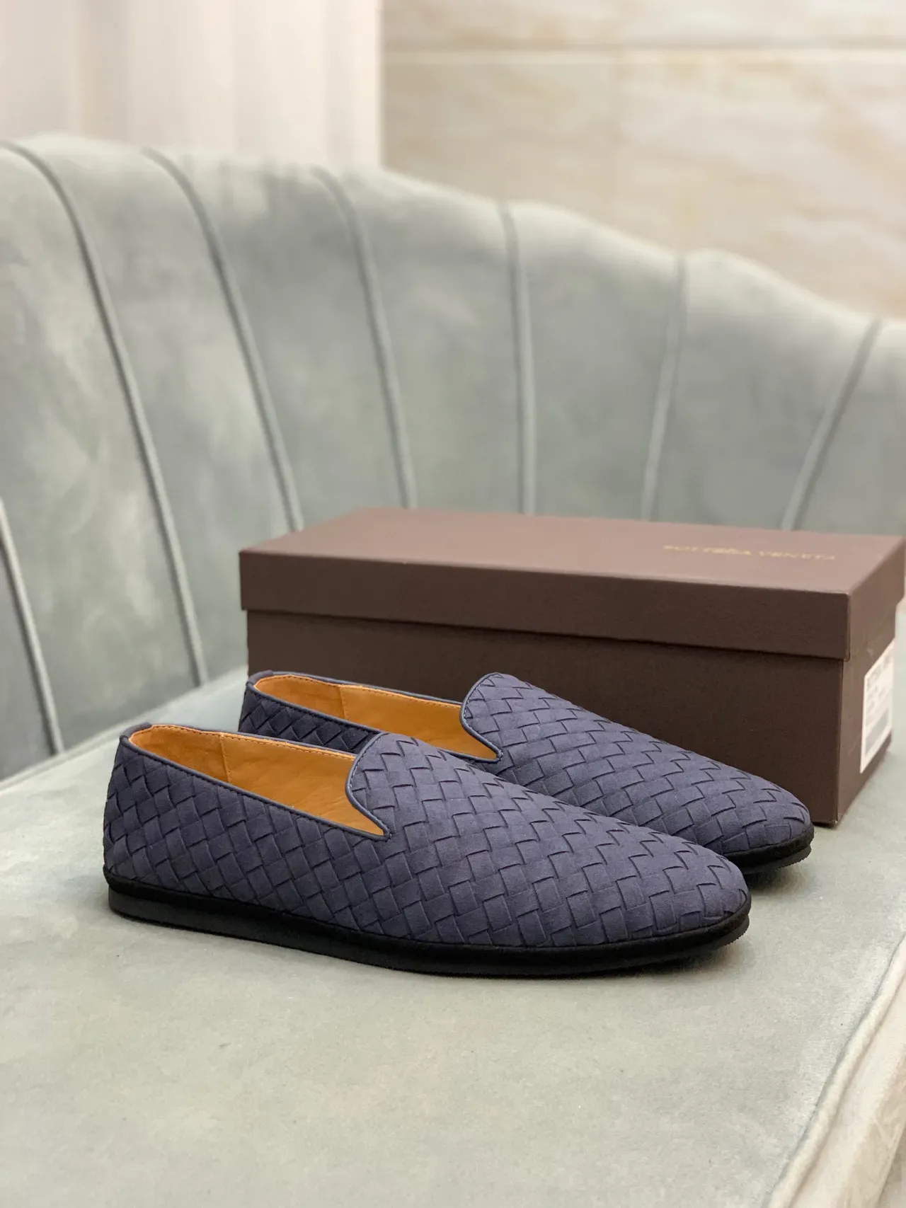 Bottega Veneta Andiamo नेवी ब्राउन इंट्रीचिएटो चमड़ा स्लिप-ऑन लोअफर 7