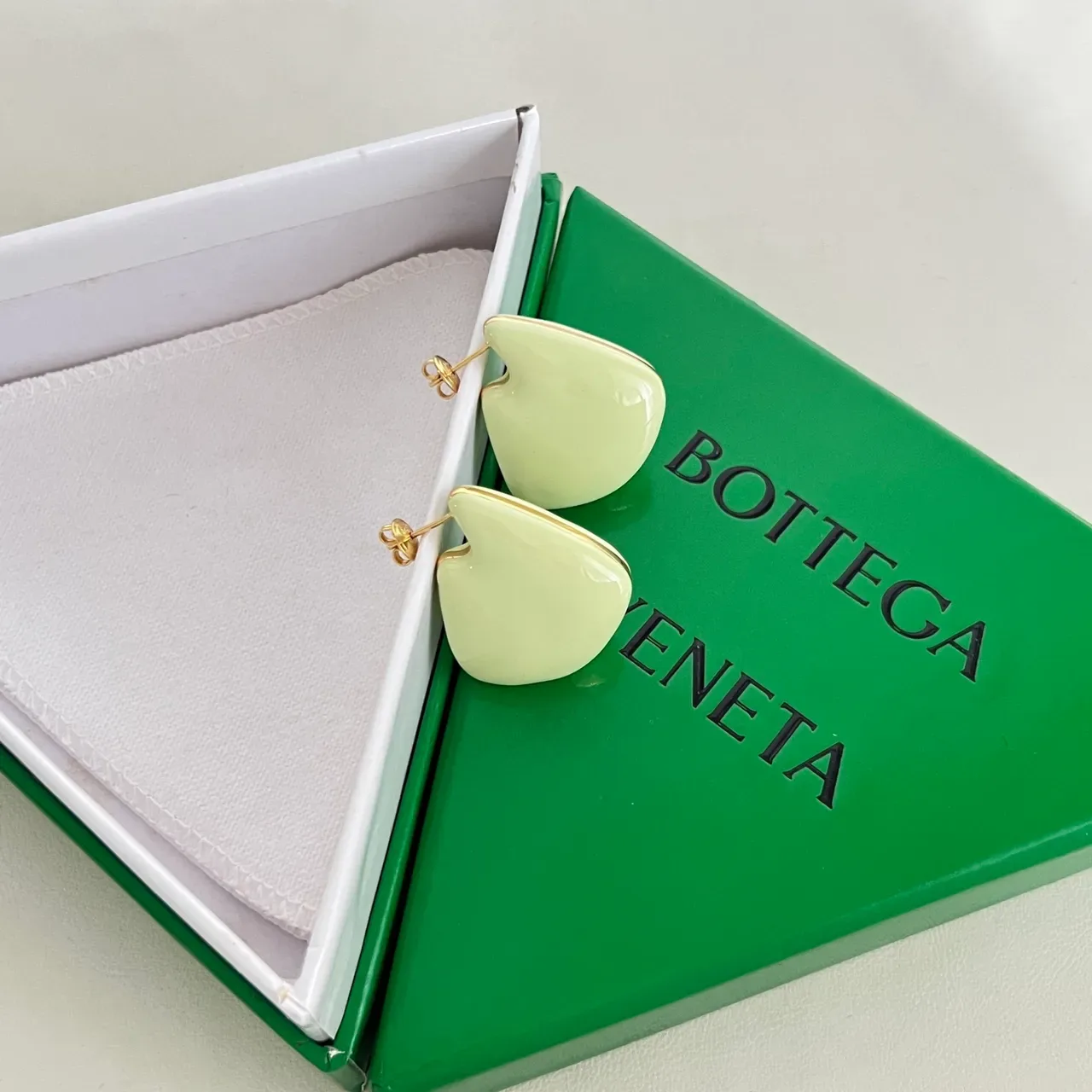 Bottega Veneta Boucles d'oreilles Asymétriques à Tige en Forme de Goutte 6