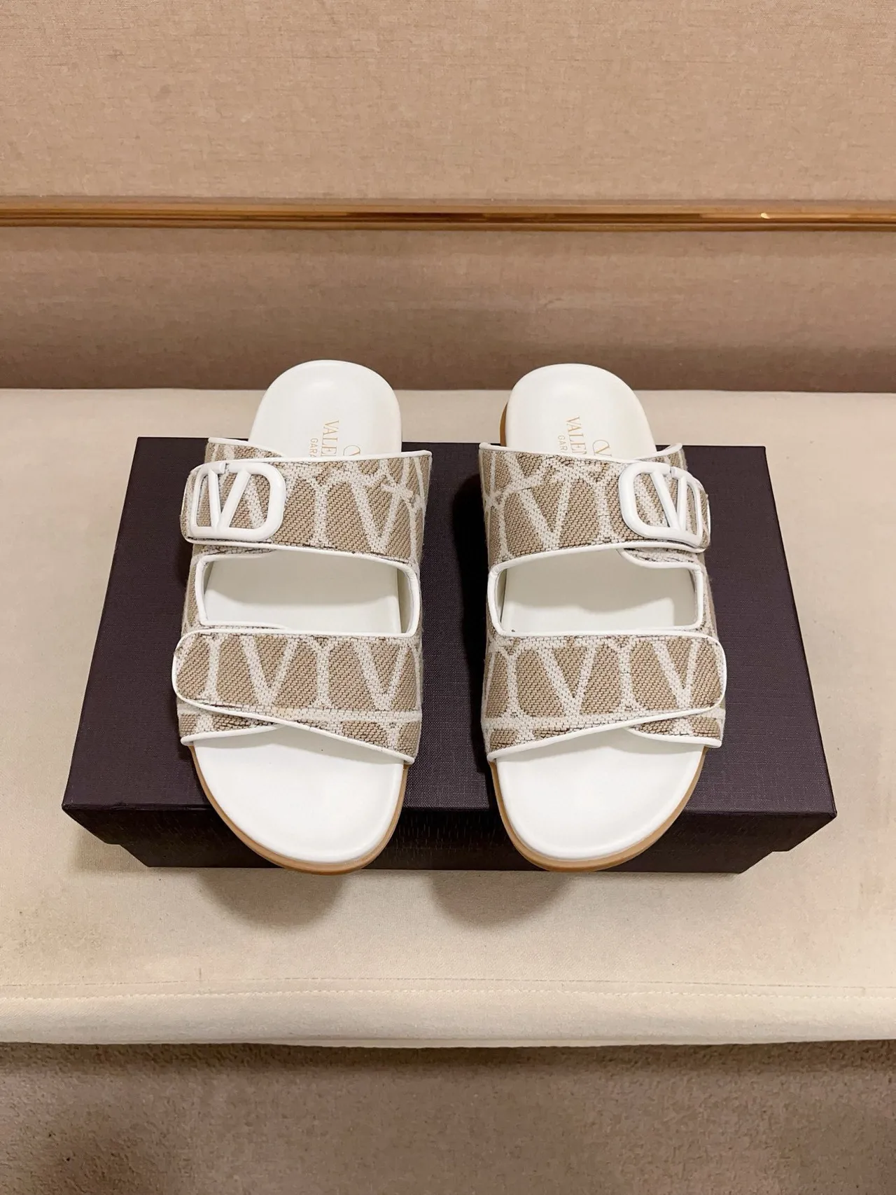 Bottega Veneta 米色白色 双带凉拖 编织提花鞋面 拖鞋 8