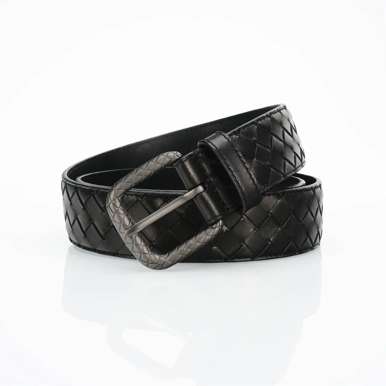 Bottega Veneta Cassette Intrecciato حزام جلد أسود 4