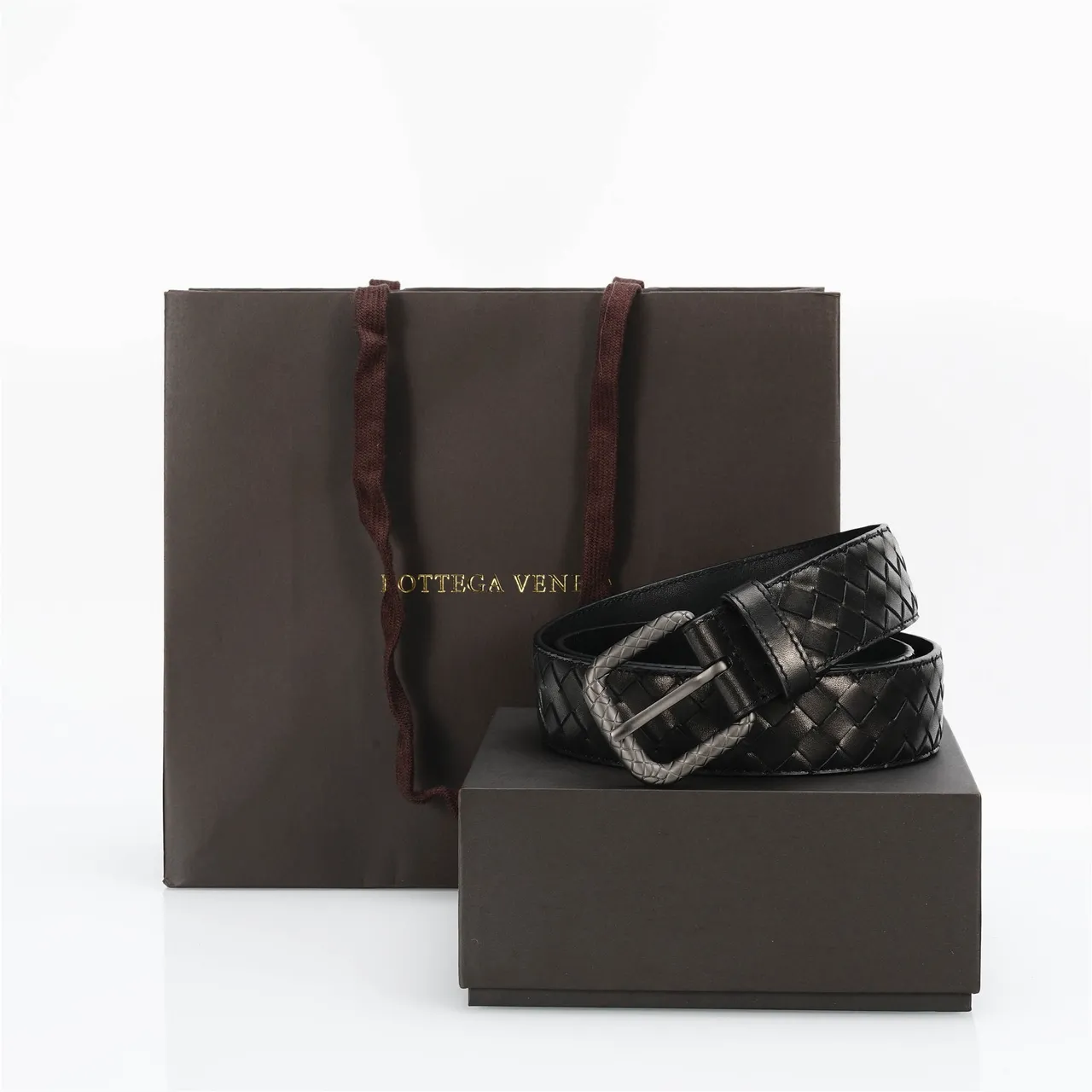 Bottega Veneta Cassette Intrecciato حزام جلد أسود 5