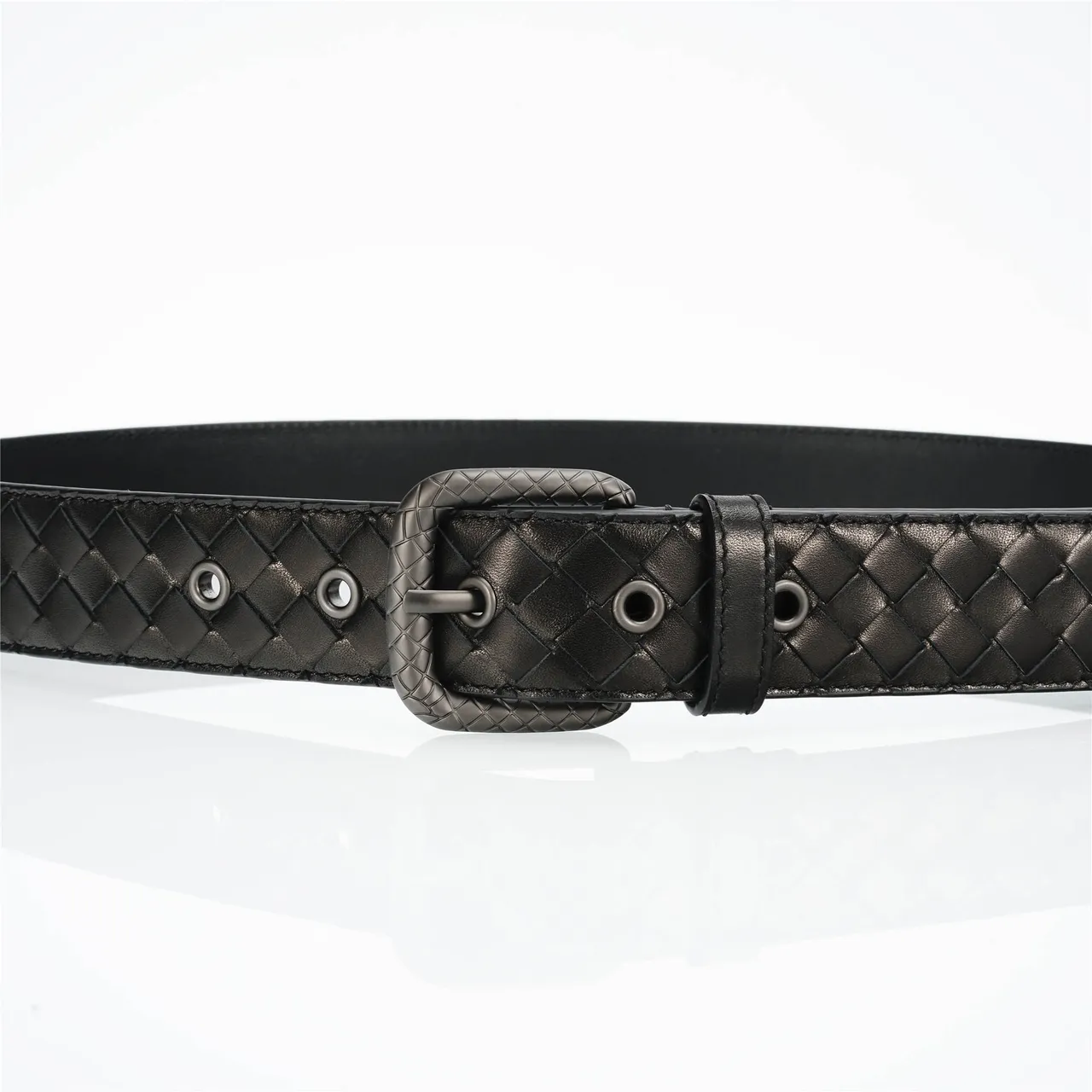 Bottega Veneta Cassette Intrecciato حزام جلد أسود 8