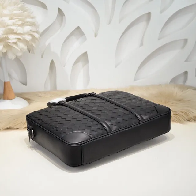 Bottega Veneta Intrecciato কালো বোনা চামড়ার ব্রিফকেস 4