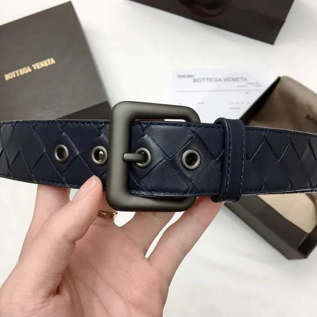 Bottega Veneta Intrecciato حزام جلدي أزرق بحري منسوج 4