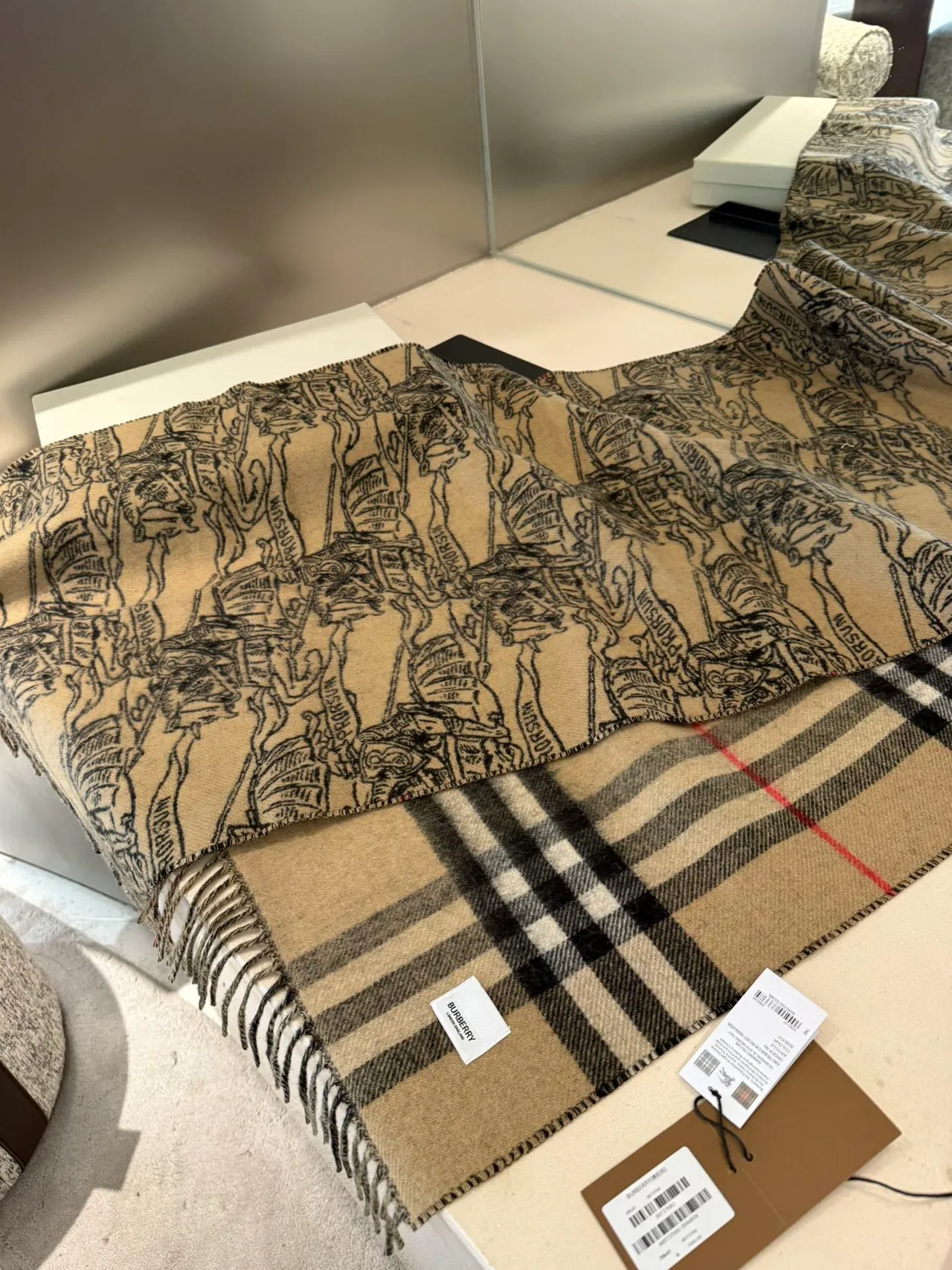 Écharpe Burberry Archive Print Beige Noir Cashmere 7