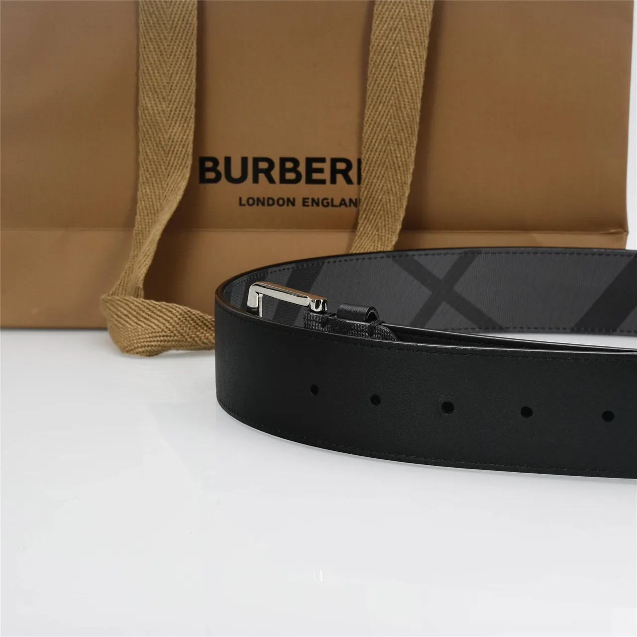 Burberry কালো ধূসর House Check প্যাটার্ন রিভার্সিবল লেদার বেল্ট 8