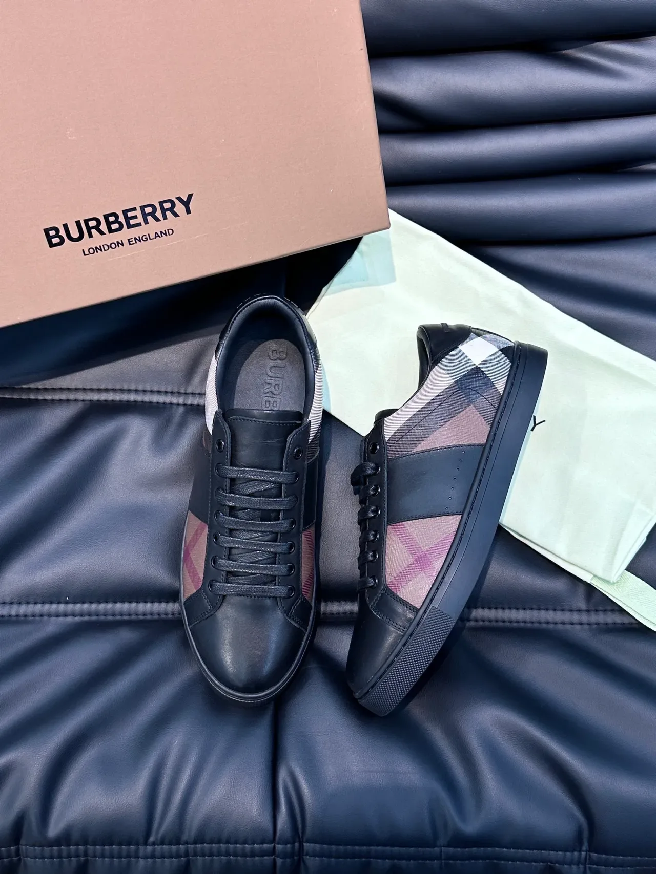 Burberry Sneaker Lifestyle de Cuero con Panel de Cuadros Low-Top 5