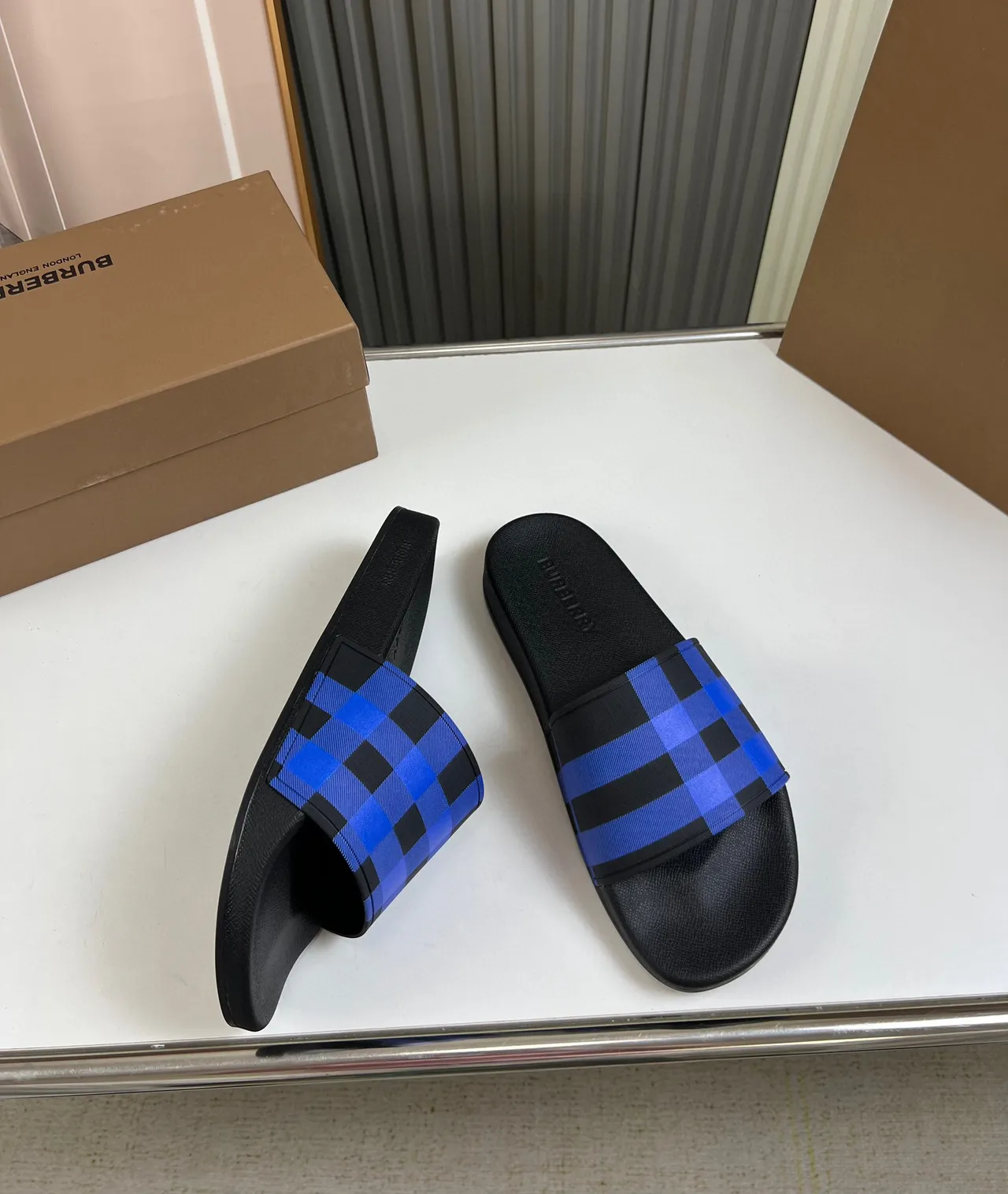 Burberry গিংহাম চেক স্লাইড স্লিপার 6