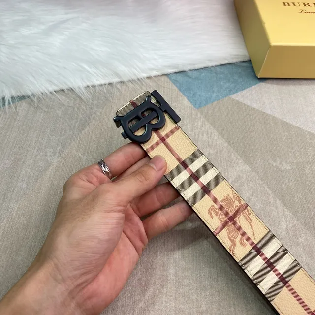 Burberry Knight Beige Red Black Check Leather Belt 2