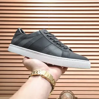 Burberry Knight Black Gray House Check Panel Perforated Toe Cap Lifestyle Sneakers — Burberry Lifestyle Sneakers photo from the Yupoo catalog