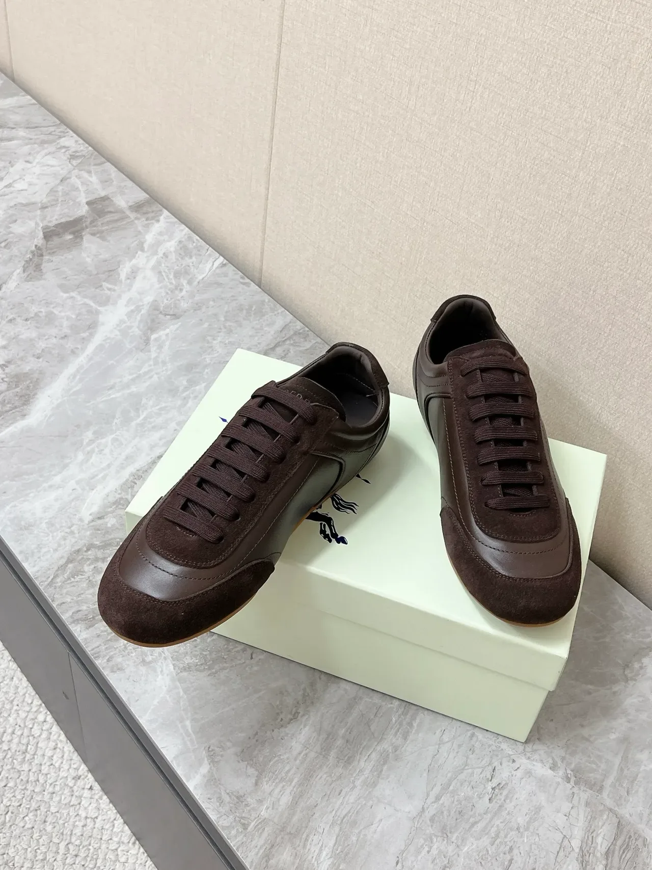Burberry Knight Tênis Lifestyle Marrom de Suede e Couro 5
