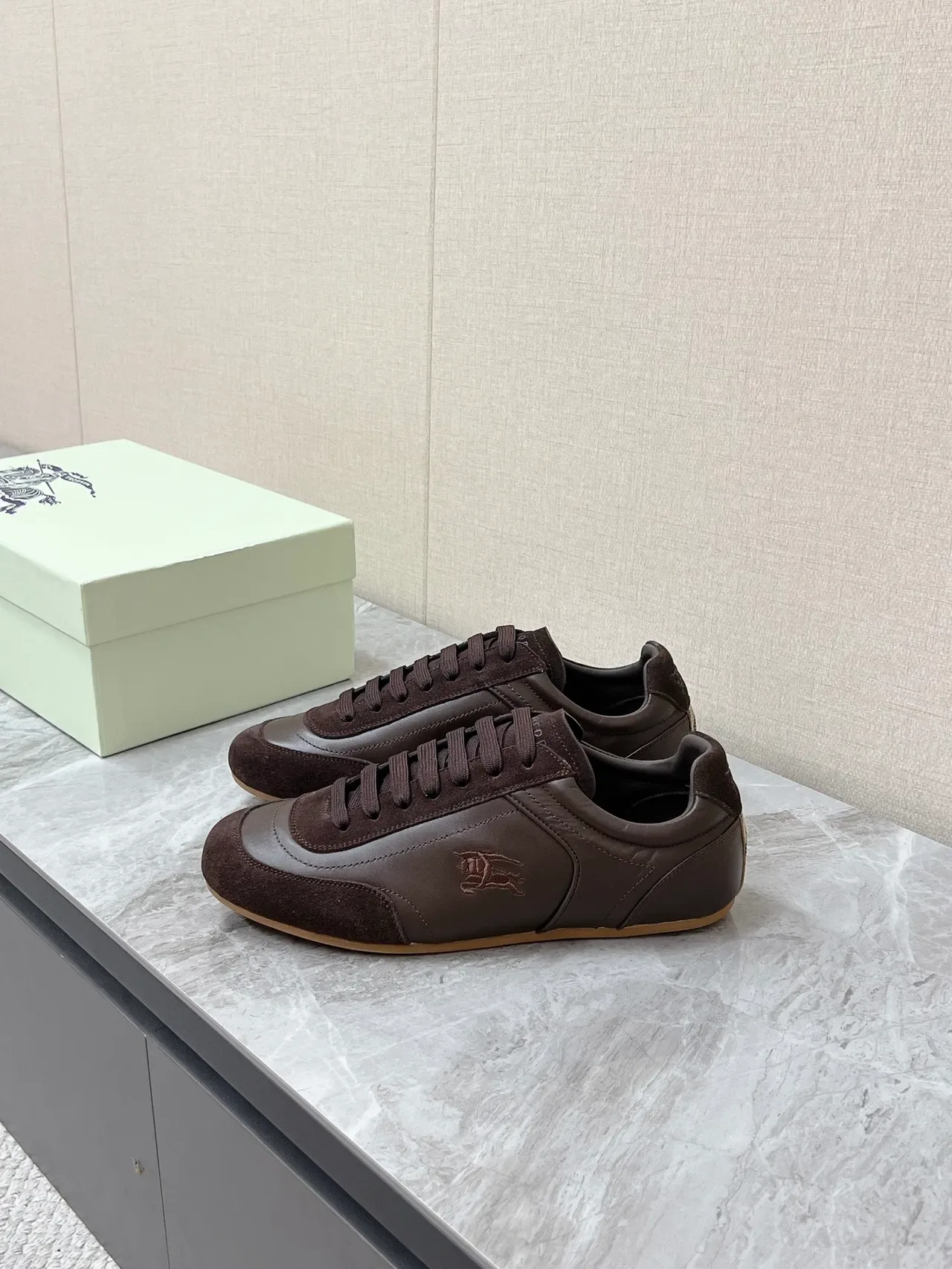 Burberry Knight Tênis Lifestyle Marrom de Suede e Couro 6