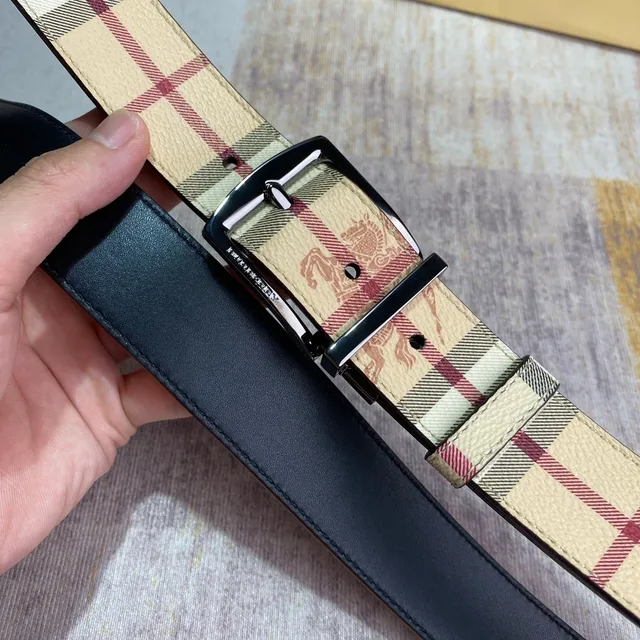 Burberry Knight Check Cinto de couro reversível 3