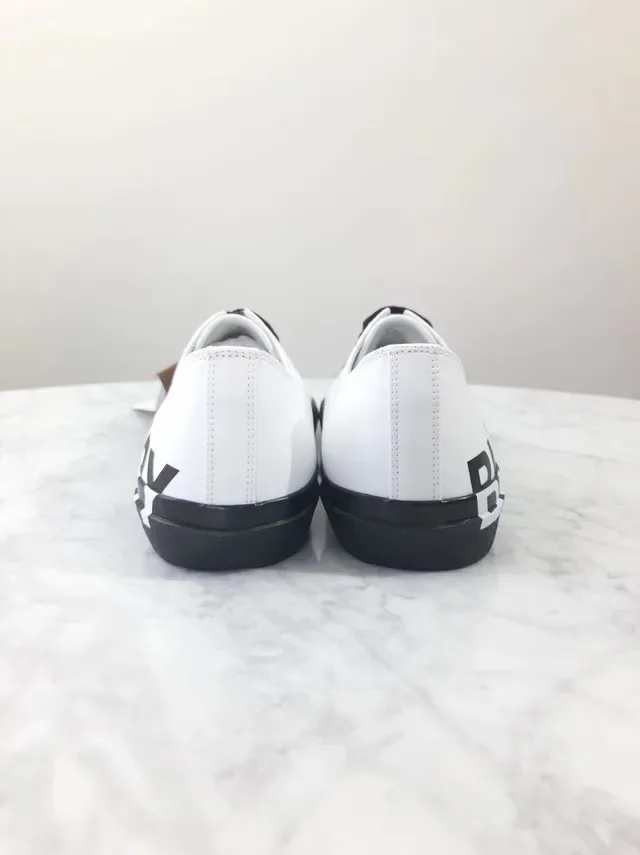 Burberry Knight sneakers lifestyle blanc et noir à impression de logo 5