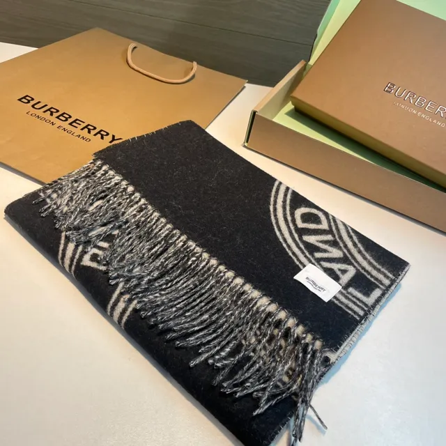 Burberry Monogram Cachecol Preto e Cinza de Cashmere 6