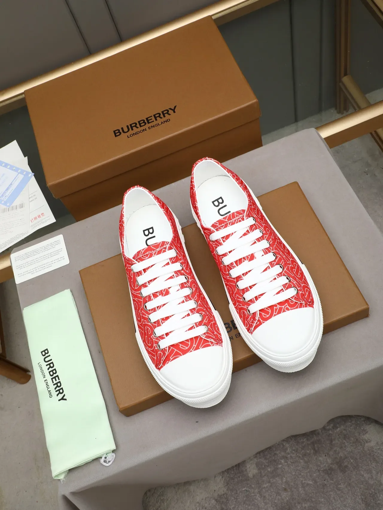 Burberry Zapatillas Lifestyle de Lona Monogramadas con Suela de Plataforma Rojo Blanco 3