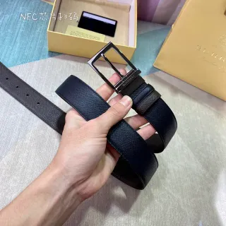 Burberry উল্টানো টেক্সচার্ড চামড়ার বেল্ট