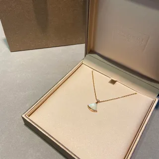 Bvlgari Divas’ Dream Fan-Shaped Mother-of-Pearl and Diamond Necklace