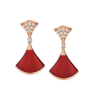 Bvlgari Divas’ Dream أقراط إنراميل أحمر وماس شكل المروحة