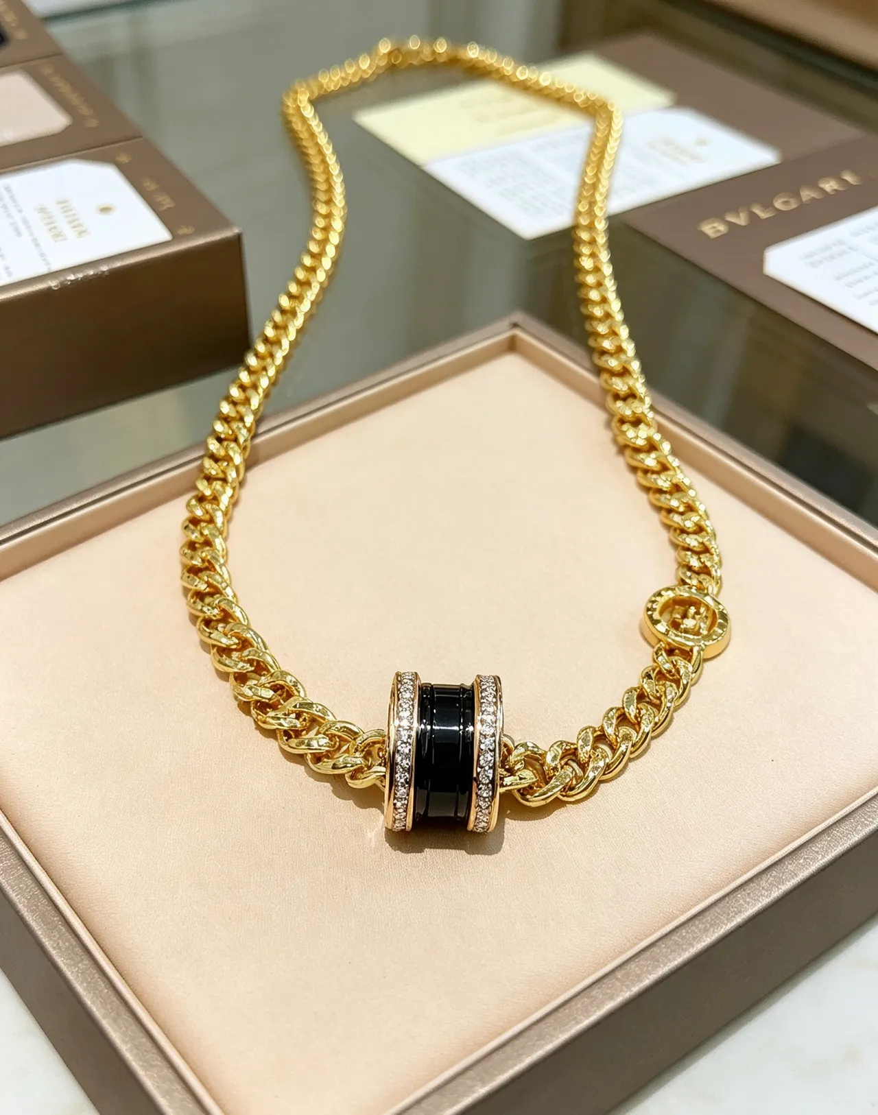 Bvlgari قلادة سلسلة كيرب ذهبي أسود سيراميك مركز مزدوج الحلقات 2