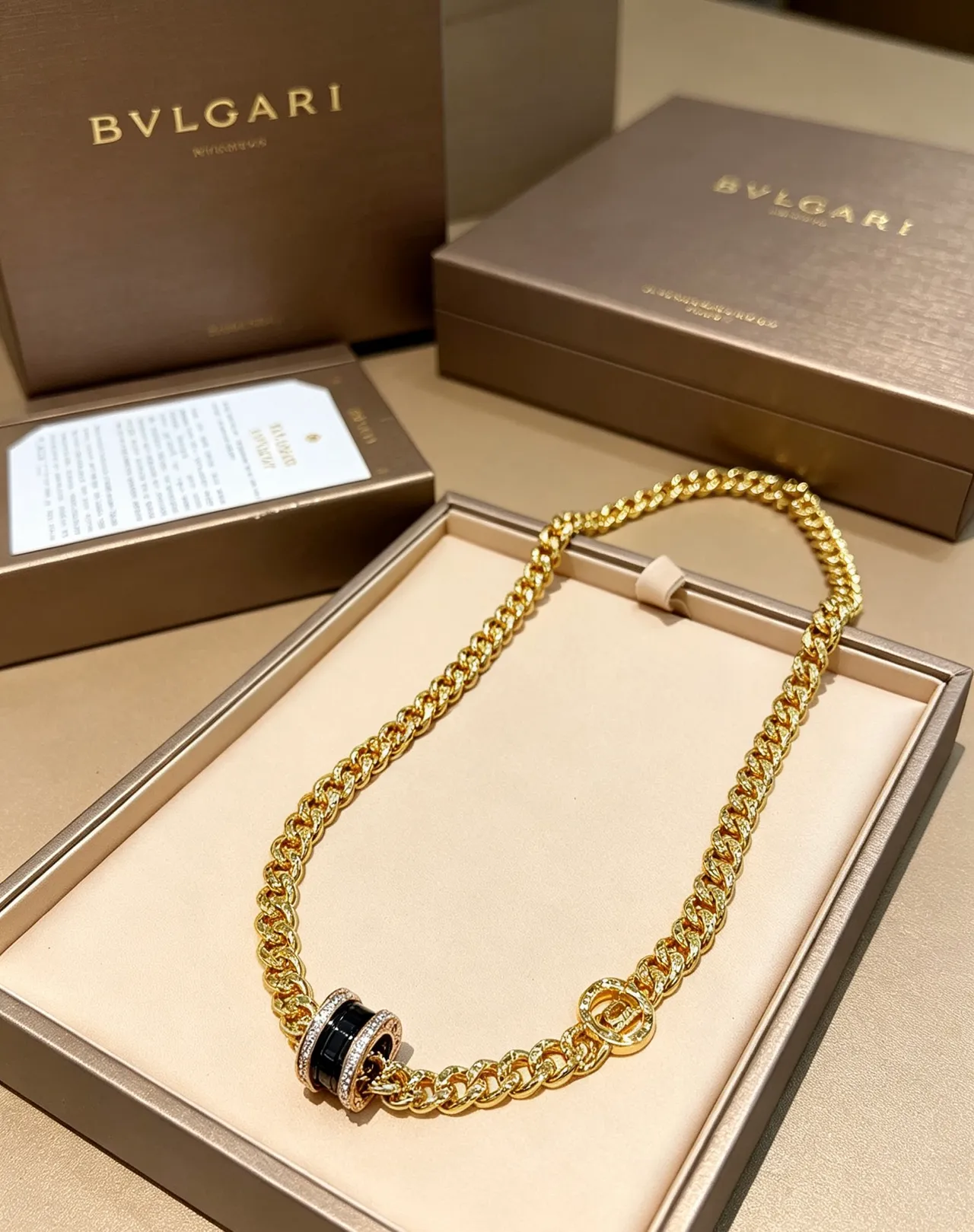 Bvlgari قلادة سلسلة كيرب ذهبي أسود سيراميك مركز مزدوج الحلقات 7