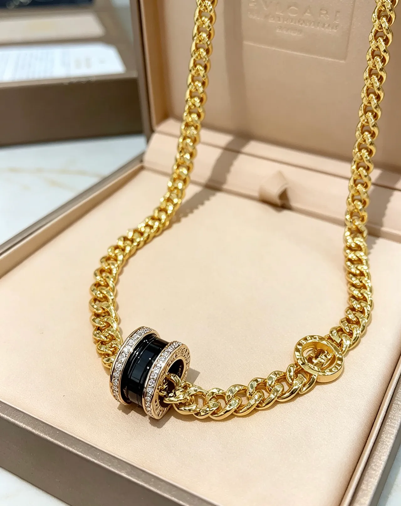 Bvlgari قلادة سلسلة كيرب ذهبي أسود سيراميك مركز مزدوج الحلقات 9