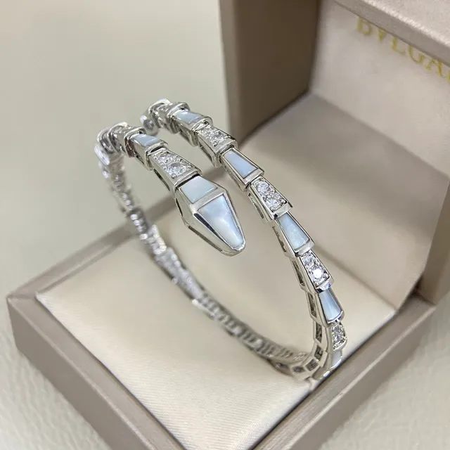 Bvlgari 金银色铰接刚性锥形几何段手链 3