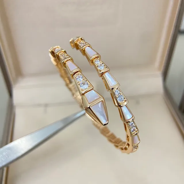 Bvlgari 金银色铰接刚性锥形几何段手链 5