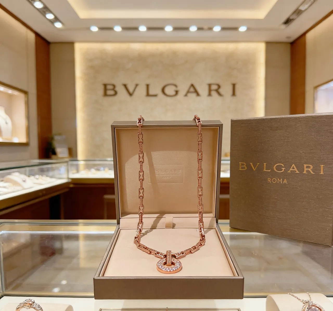 Bvlgari 黄金白色几何链条色调项链 3