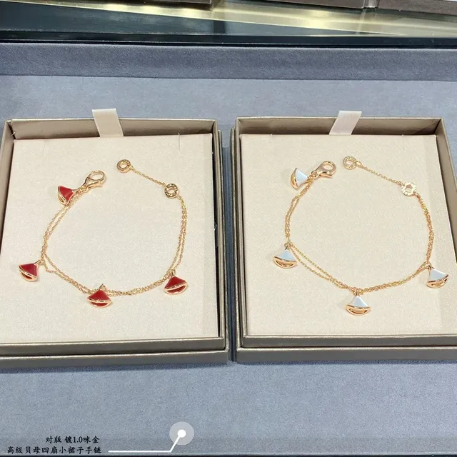 Bvlgari Red Gold سلسلة مزدوجة أربعة قلادات مينا شكل مروحة سوار 4