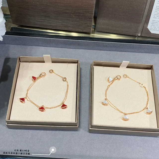 Bvlgari Red Gold سلسلة مزدوجة أربعة قلادات مينا شكل مروحة سوار 7