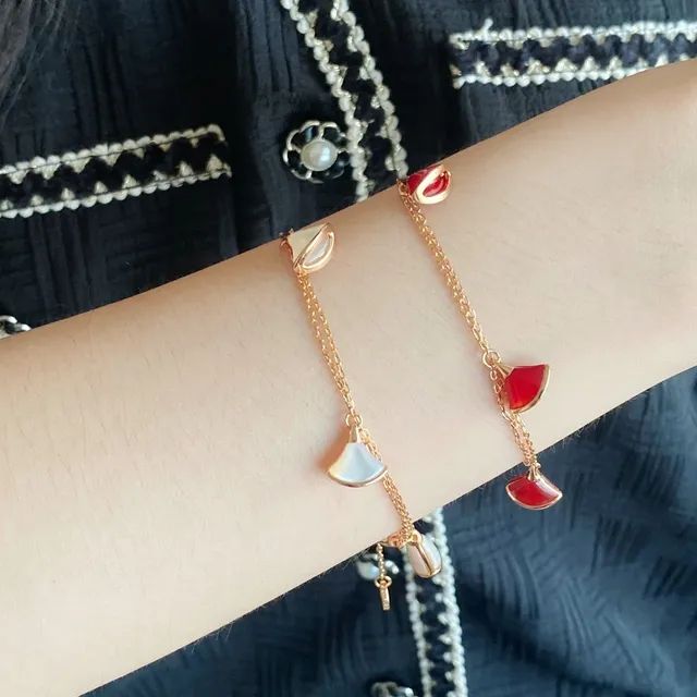 Bvlgari Red Gold سلسلة مزدوجة أربعة قلادات مينا شكل مروحة سوار 8