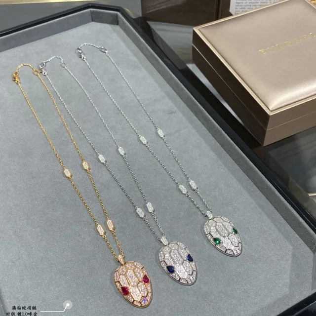 Bvlgari Serpenti Pavé 钻石蛇头项链 8