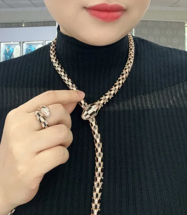 Bvlgari Serpenti 玫瑰金 黑色搪瓷 钻石 戒指 6