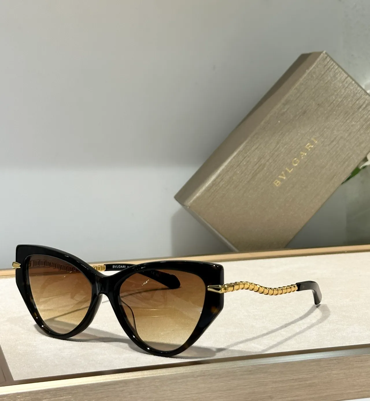 Bvlgari 白金 猫眼 轮廓 醋酸纤维框 太阳镜 9
