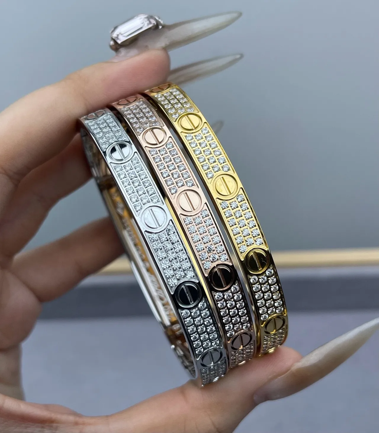 Cartier سوارة الحب Pavé-Set نمط المسمار سوارة صلبة 2