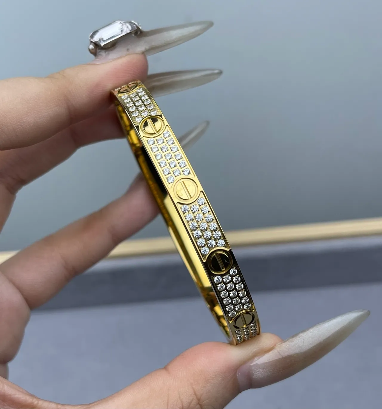 Cartier سوارة الحب Pavé-Set نمط المسمار سوارة صلبة 3