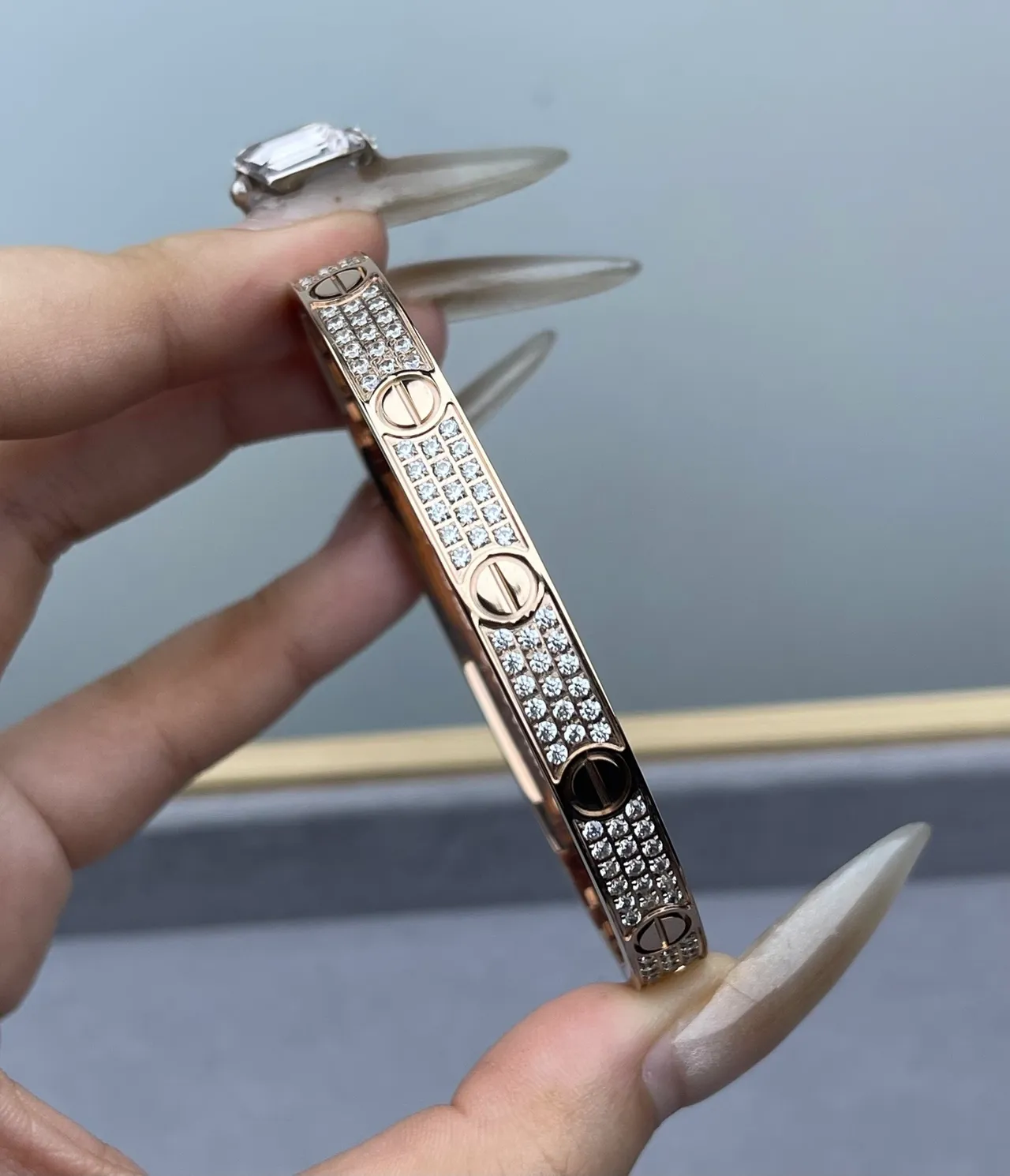 Cartier سوارة الحب Pavé-Set نمط المسمار سوارة صلبة 5