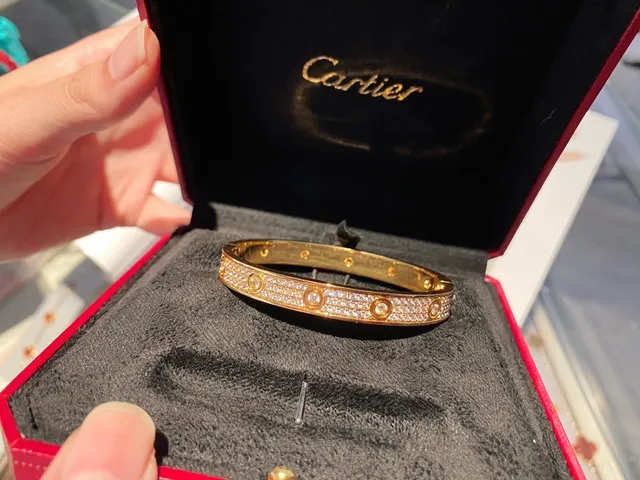 Cartier Love 金银 铰链手镯 Pavé-Set 宝石 手链 2