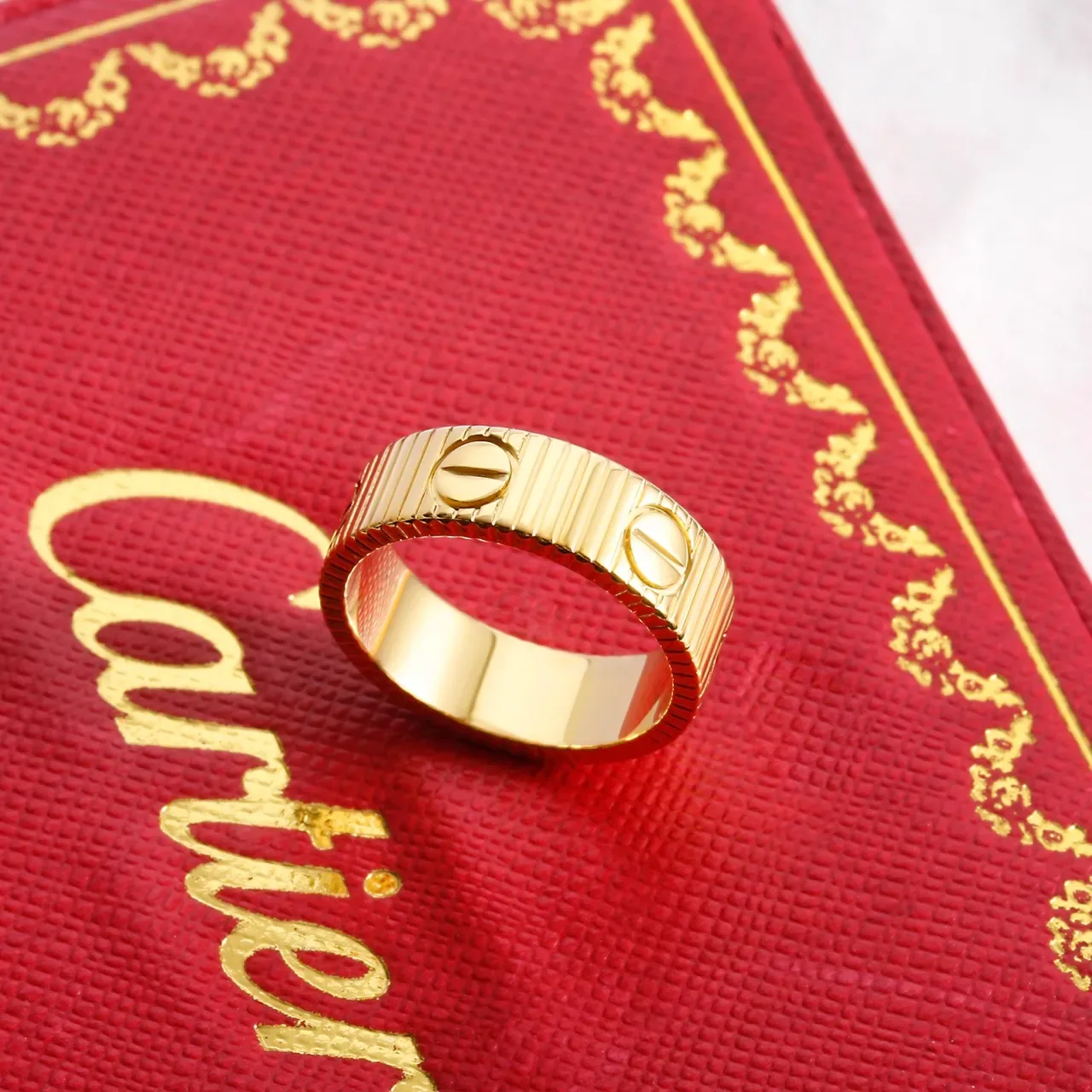 Cartier Love গোল্ড ফ্লুটেড স্ক্রু মোটিফ রিং 3