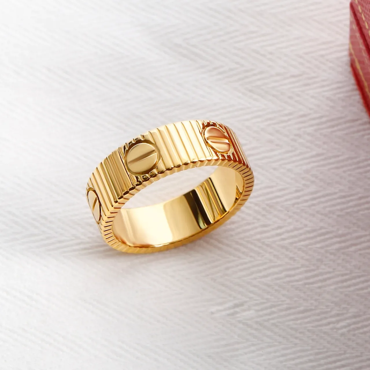 Cartier Love গোল্ড ফ্লুটেড স্ক্রু মোটিফ রিং 4