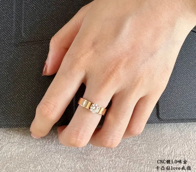 Cartier Love Bague Or Jaune et Or Blanc Anneaux à Pierre Unique 9