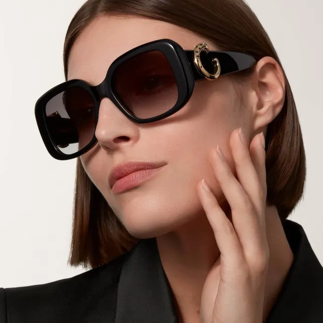 Cartier Panthère de Cartier Lentes de sol de acetato negro y tono dorado 6