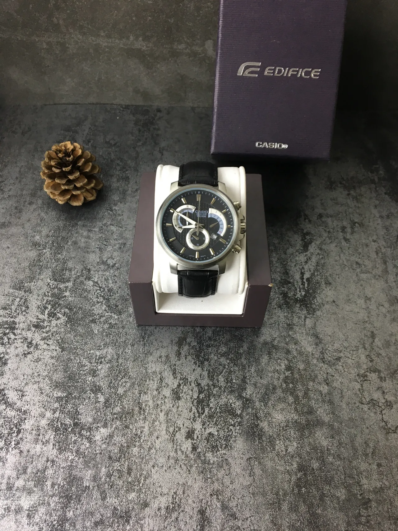 Casio Beside Chronograph 黑色表盘 镀金色点缀 石英表 3