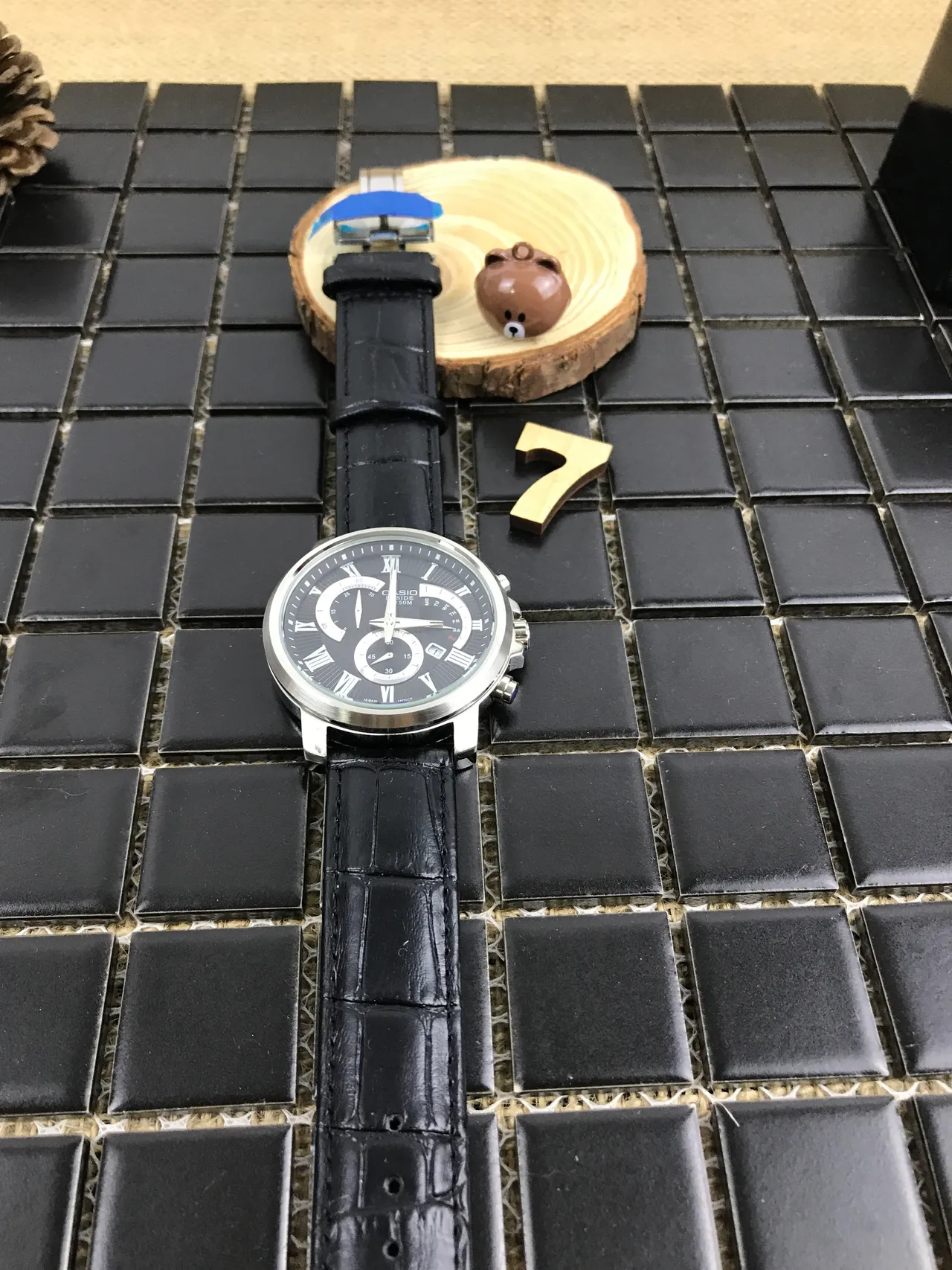 Casio Beside Chronograph 黑色表盘 镀金色点缀 石英表 10
