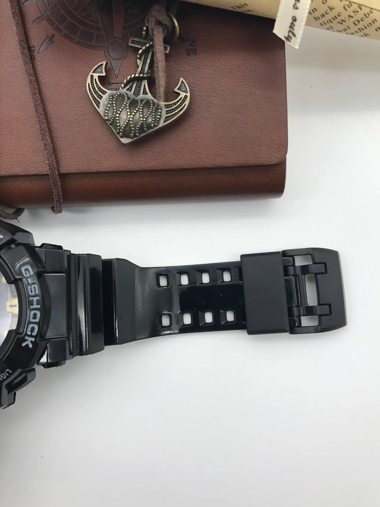 Casio G-Shock GA-100 ساعة رياضية سوداء وذهبية 2