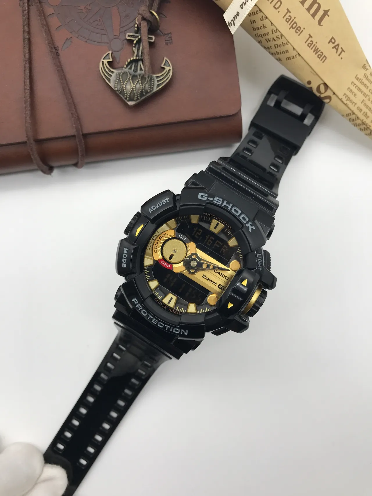 Casio G-Shock GA-100 ساعة رياضية سوداء وذهبية 3