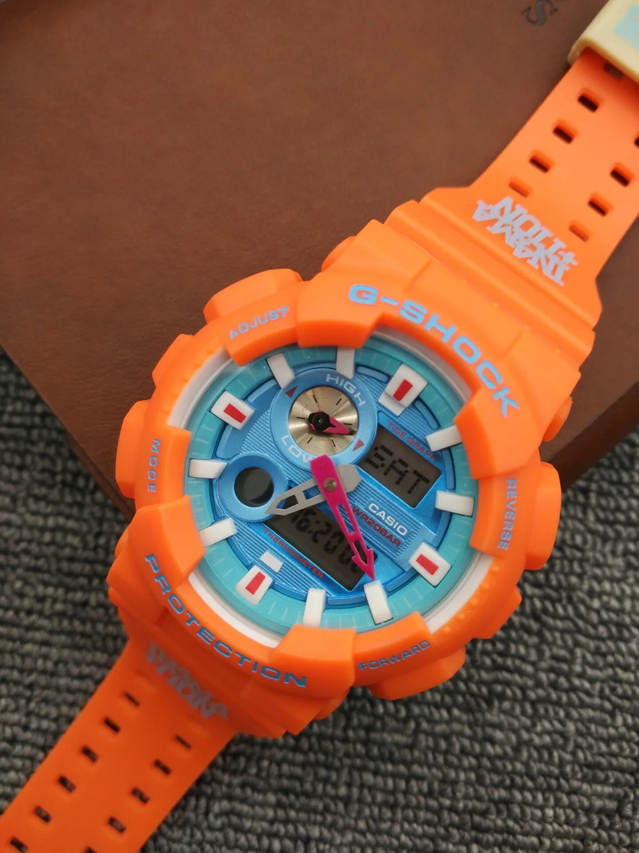 卡西欧 G-Shock GA-110 橙色和绿松石运动手表 9