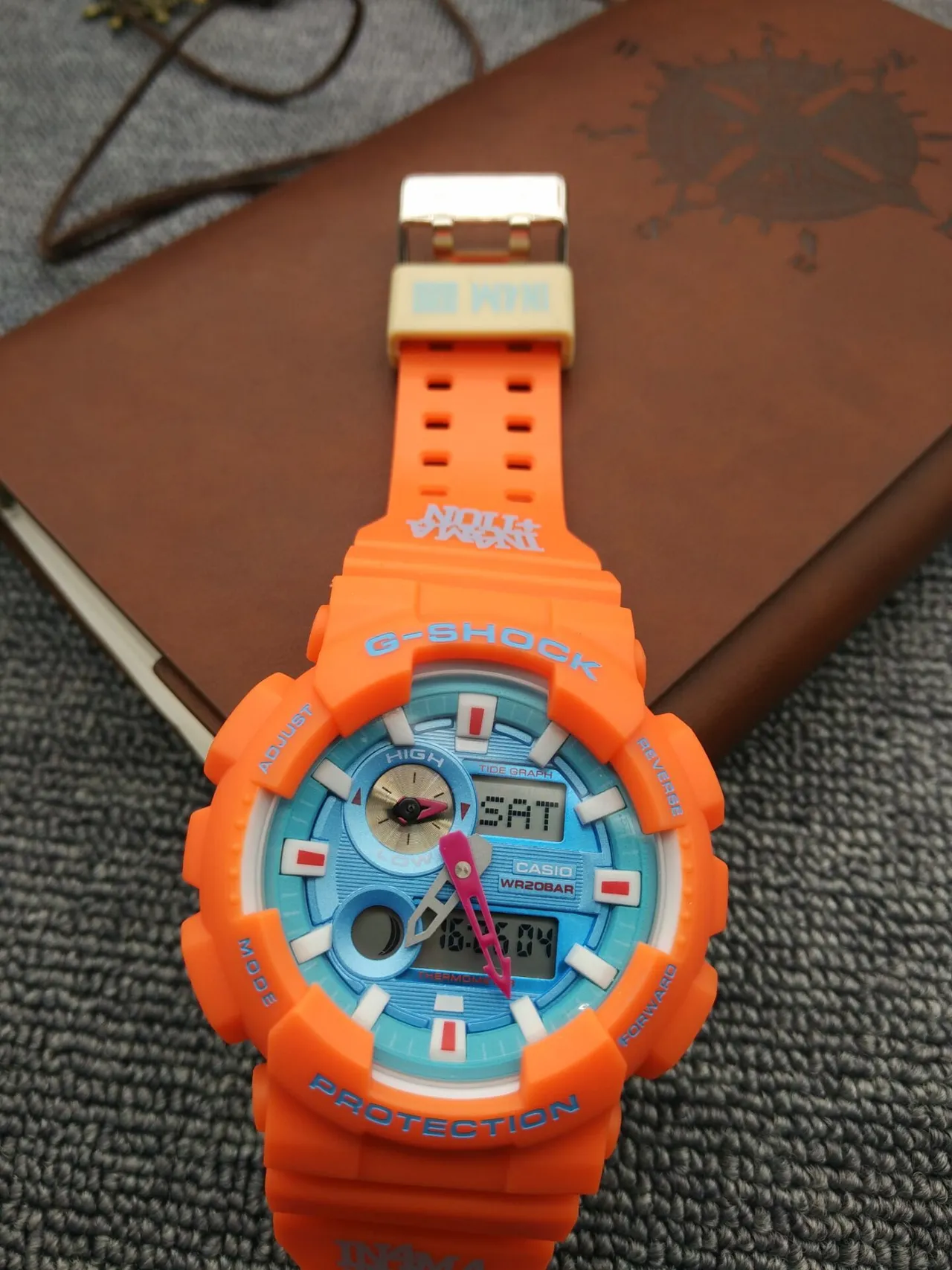 卡西欧 G-Shock GA-110 橙色和绿松石运动手表 11
