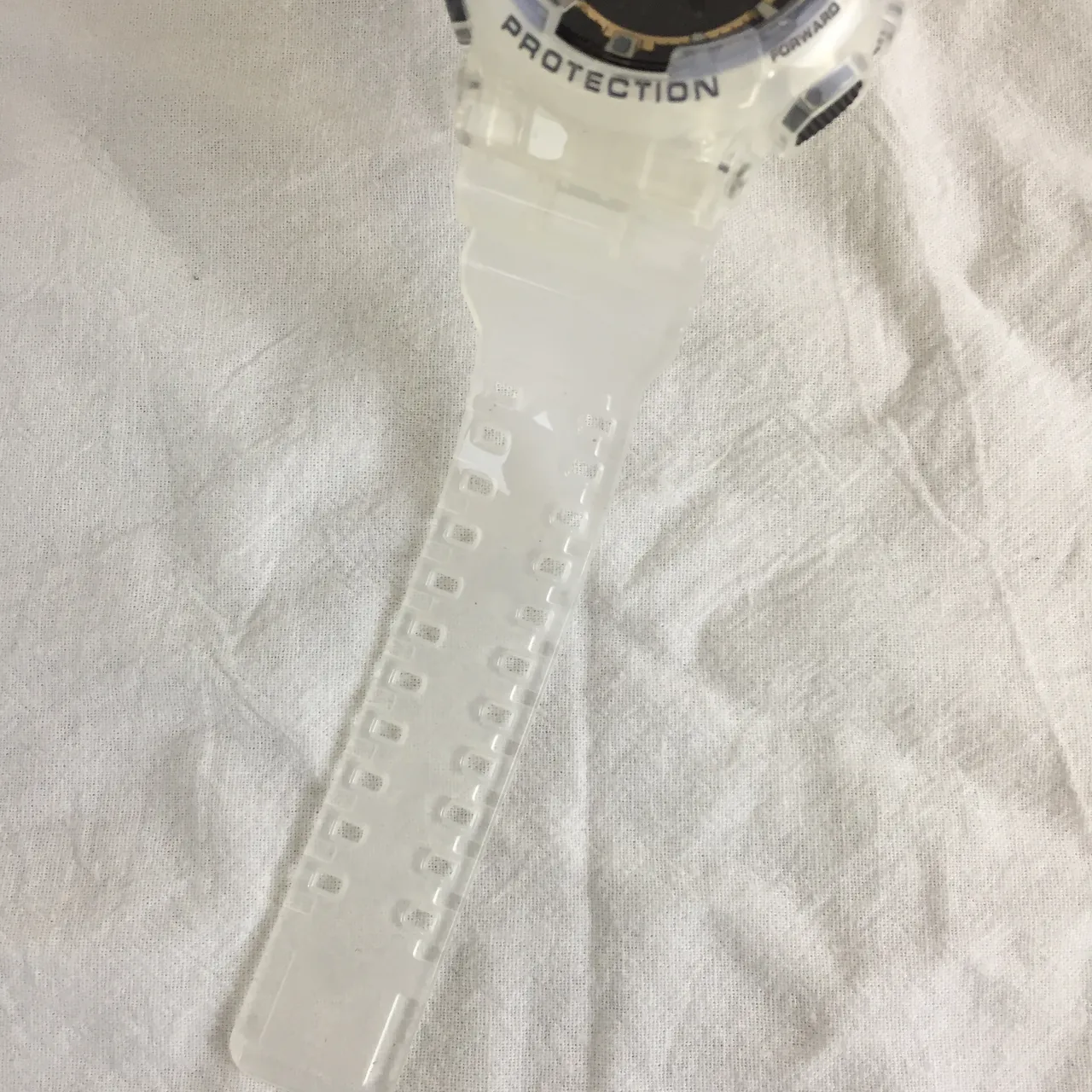 Casio G-Shock GA-110 Reloj deportivo blanco translúcido negro dorado 2